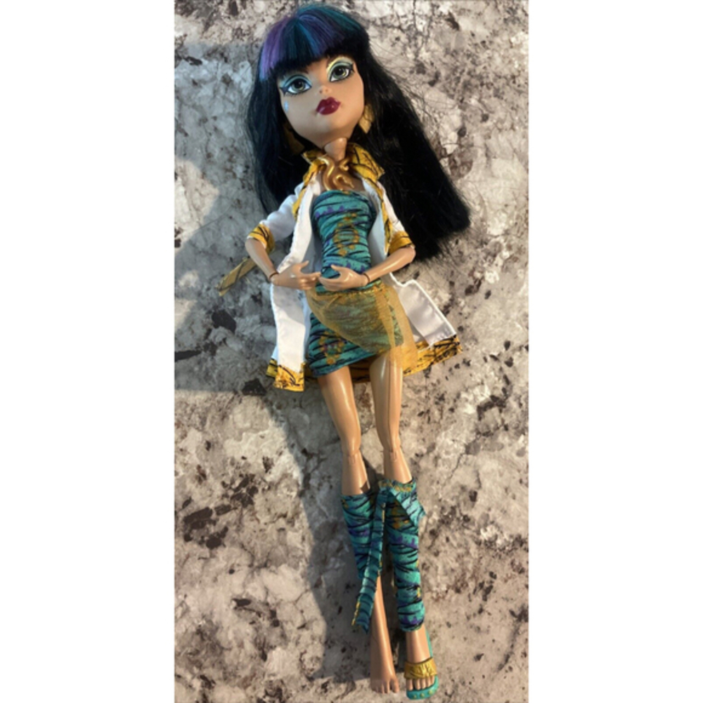 Mattel Monster High Mad Science Classroom Cleo De Nile Doll-Incomplete